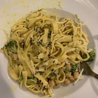 Tagliatelle with saffron, broccoli and chickpeas  at Mundo Vegan - Vegan World in Funchal
