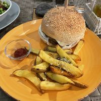 Parisians burger  at Mundo Vegan - Vegan World in Funchal