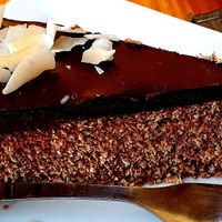 Bounty-Cake at Mundo Vegan - Vegan World in Funchal