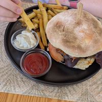 Burger at Mundo Vegan - Vegan World in Funchal