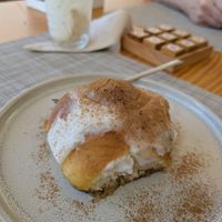 Cinnamon bun at Mundo Vegan - Vegan World in Funchal