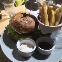 Be kind burger at Mundo Vegan - Vegan World in Funchal