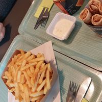 Fries with vegan mayo and mini loempias at Friethuisje De Groene Rand in Aalter