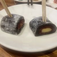 Mochi with red bean  at XiángHé 祥和 - Serenity in Taipei