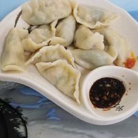 Vegan dumplings with delicious sauce at Zhèng Jì Shí Wéi Tiān - 鄭記食為天 in Donghe