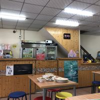 seating  at Zhèng Jì Shí Wéi Tiān - 鄭記食為天 in Donghe