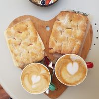 The coca sandwich + coffee were just 3,50€ 🤩 and both were deli at Savage in Figueres