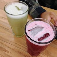 Jenginada y limonada rosa at Vegamo Deli in Mexico City