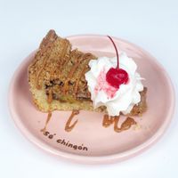 Apple crumble with soy whipped cream at Vegamo Deli in Mexico City