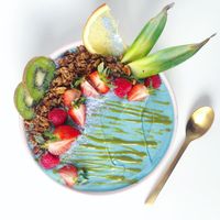 Blue espirulina bowl at Vegamo Deli in Mexico City