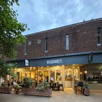 24 May 2025 restaurant in shopping precinct at Vegivores in Reading