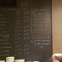 Menu boissons avec différents "laits" at La Fabrique Arhoma in Montreal