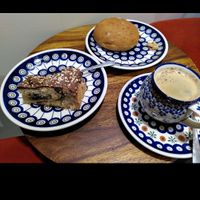 Nougatschnecke, Süßkartoffelbrötchen und Kaffee at Vollkornbäckerei Hartwich in Berlin