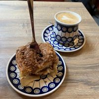 Biscoff Roll und Oat Cappuccino   at Vollkornbäckerei Hartwich in Berlin