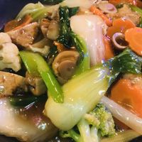 Chicken and vegetables   at Mr Hong in West End