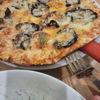 pizza with aubergine at Sora Lella Roman Vegan Restaurant in Edinburgh