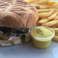 Good burger, great remoulade ☝🏻💪🏻. at Restaurant Den Fodkolde in Aalborg