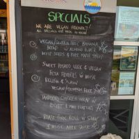 Specials board "vegan friendly" at Killcare Beach Kiosk in Killcare