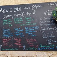 Menu with vegetarian, vegetarian/gluten-free, and vegan options at La Chèvre et Le Chou in Sarlat-la-caneda