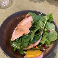 Pita chèvre et tomates séchées   at La Chèvre et Le Chou in Sarlat-la-caneda
