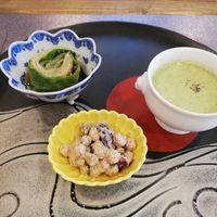 Boiled cabbage, zucchini soup and mixed beans in Yuzu pepper  at Fujifuku in Tokyo