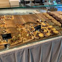 Pizzas veggie/vegan et cookies vegan (+pastel de nata) at Unternehmen Mitte in Basel