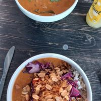 Thai lentil soup and Thai curry bowl at beets&roots - Dorotheenstraße in Berlin