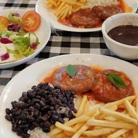 Ala minuta vegana (hambúrguer de grão de bico e de lentilha) at Taberna 32 in Porto Alegre