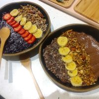 Smoothie bowls: açaí e cacau at Paraíso Bowls in Porto Alegre