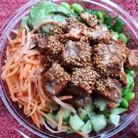 Lets tofu, regular size. 9,9€ at Hawaiian Poke Bowl in Leuven