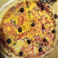 Pizza warzywna z serem wegańskim at Bistorante 654 in Szklarska Poreba