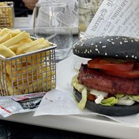 Gartenburger mit Pommes at Scanaua in Schaan