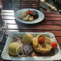 Jackfruit Selchknödel and Jackfruit "Schweinsbraten" at Bierosophie in Vienna