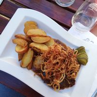 Veganer Zwiebelrostbraten at Bierosophie in Vienna