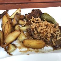 Onion roast made of soy / „zwiebelrostbraten“ at Bierosophie in Vienna