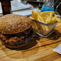 Todd Ingram burger at Spoiler in Porto Alegre