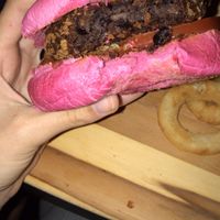 Hambúrguer vegano! Acompanha batatas e maionese  at Spoiler in Porto Alegre