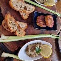 Extra appetizers at La Garza in La Palma