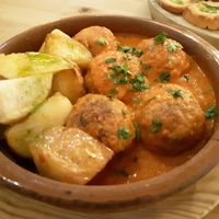 Starter to share: vegan meatballs at Birosta in Zaragoza