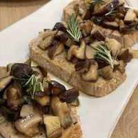 Mushroom toasts  at Raiz in Aveiro