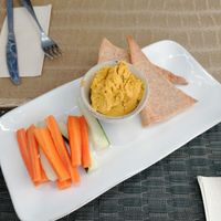 Hummus at Raiz in Aveiro