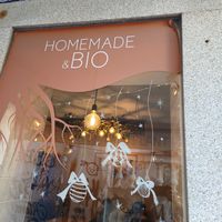 Window Christmas decorations 🙂 at Raiz in Aveiro