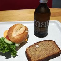 Belegtes Brötchen, Dreifachnuss-Bananenbrot & Mate (alles vegan) at Galerie in Dortmund