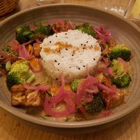 Madras curry at the friendly kitchen in Paris