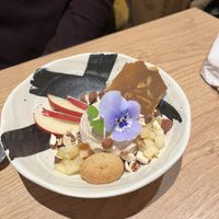 Deconstructed apple pie #Veganuary at the friendly kitchen in Paris