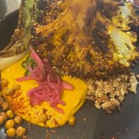 GOLDEN SPICED CAULIFLOWER & HOUSE-MADE NAAN at the friendly kitchen in Paris