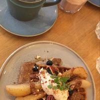 BRUNCH: hot drink (tea or coffee) + waffle with chaï pears, « mascarpone », nuts and maple sirup  at the friendly kitchen in Paris