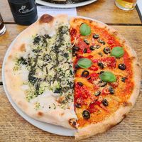 Vegan pizza at The White Rabbit in Oxford