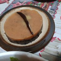 Postre de galleta de chocolate (oreo?) Y gelatina de fresa at A Raices in Gran Canaria
