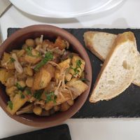 Ropa vieja at A Raices in Gran Canaria